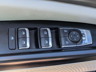 2023 Kia Carnival LX Seat Package