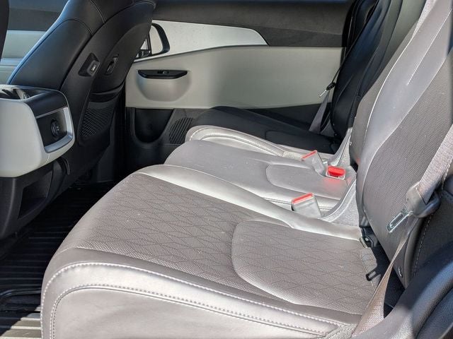 2023 Kia Carnival LX Seat Package