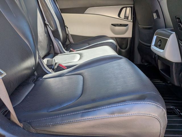 2023 Kia Carnival LX Seat Package