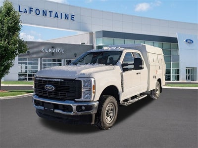 2025 Ford F-250SD XL 8' READING ENCLOSED SERVICE BODY