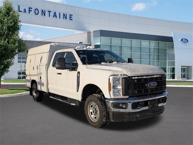 2025 Ford F-250SD XL 8' READING ENCLOSED SERVICE BODY