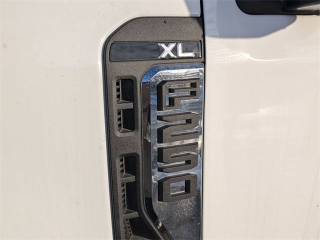 2025 Ford F-250SD XL 8' READING ENCLOSED SERVICE BODY