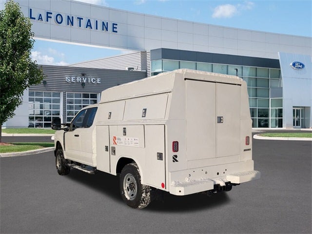 2025 Ford F-250SD XL 8' READING ENCLOSED SERVICE BODY