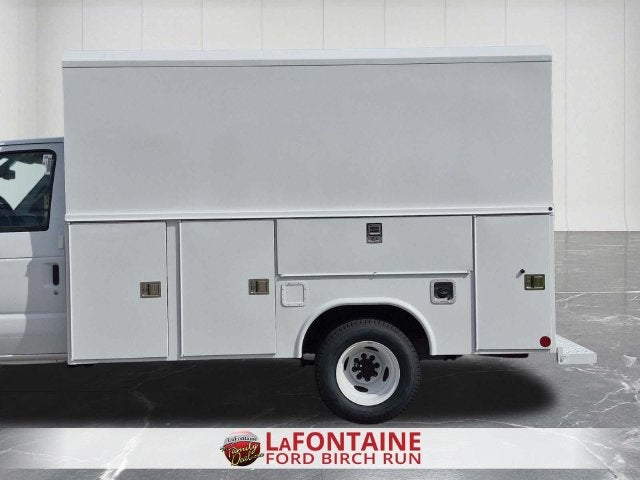 2027 Ford E-350SD Base Cutaway