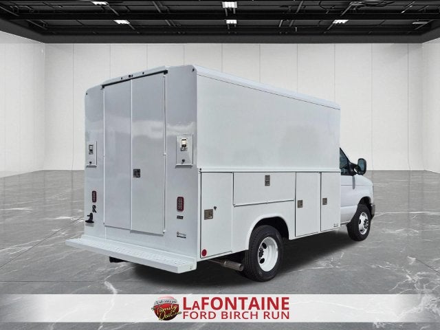 2027 Ford E-350SD Base Cutaway