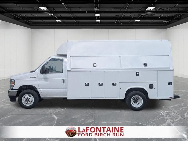 2027 Ford E-450SD KUV
