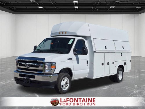 2027 Ford E-450SD Base