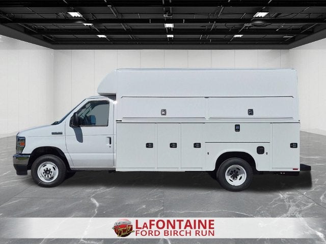 2027 Ford E-450SD Base