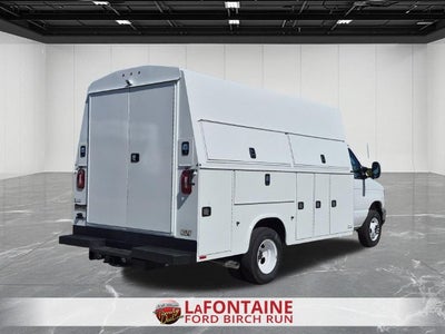 2027 Ford E-450SD Base