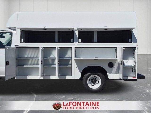 2027 Ford E-450SD Base