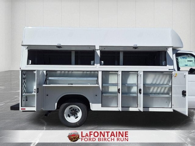 2027 Ford E-450SD Base