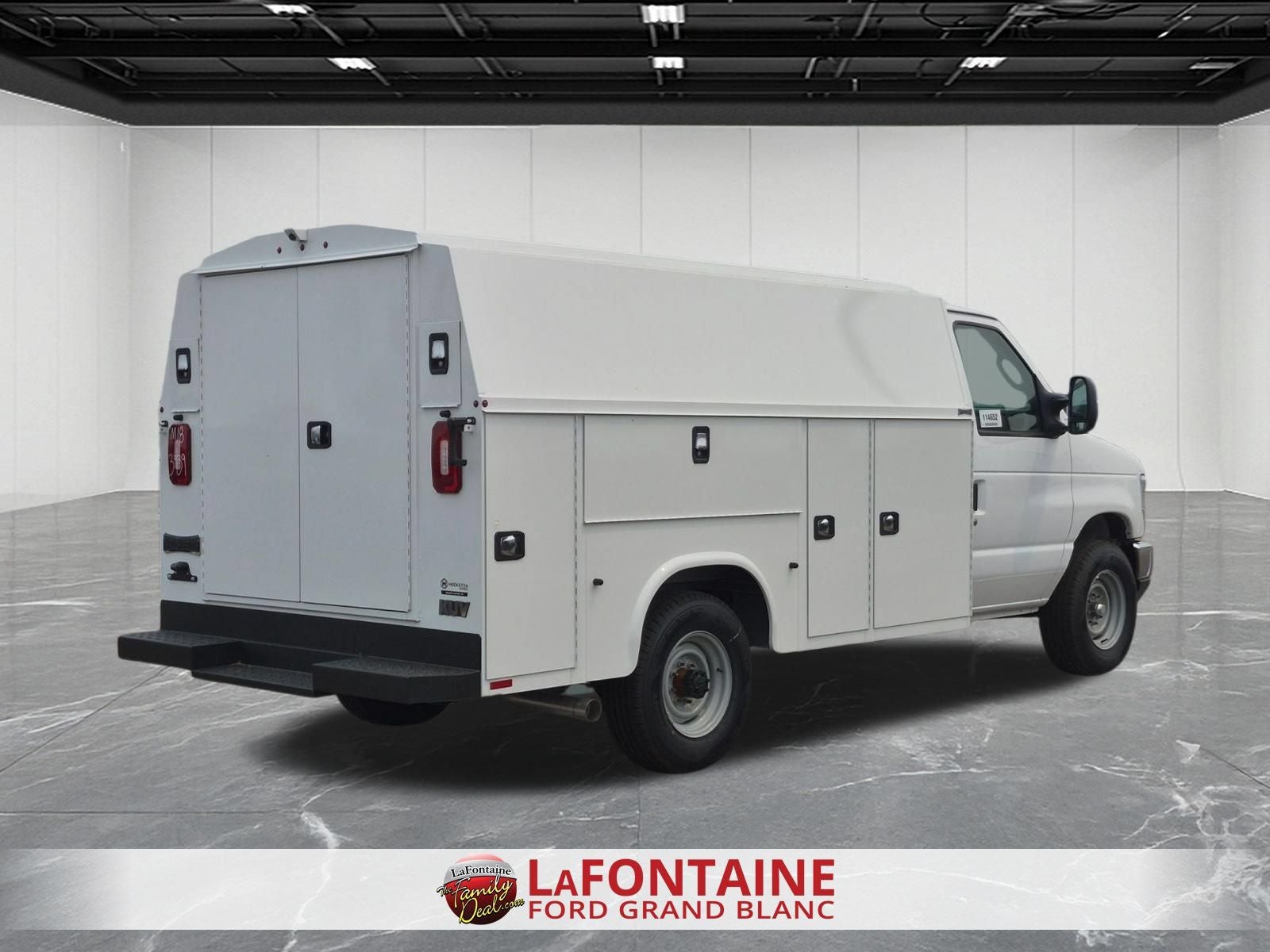 2027 Ford E-350SD Base Cutaway