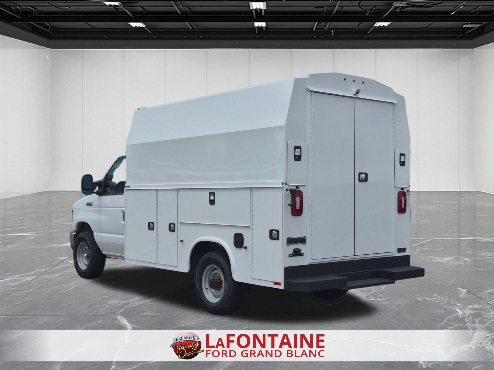 2027 Ford E-350SD Base Cutaway