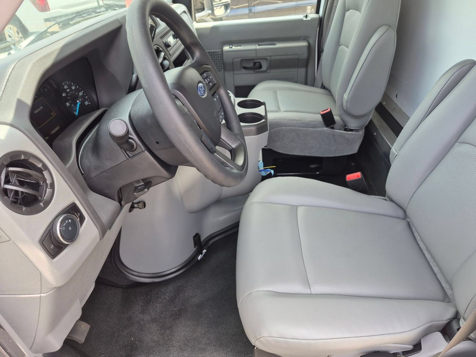 2027 Ford E-450SD Base