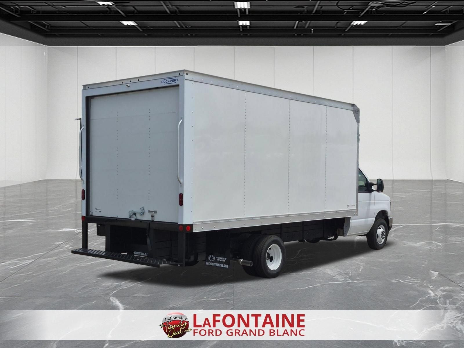 2027 Ford E-450SD Base