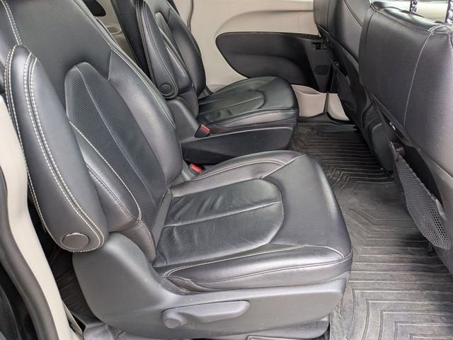 2022 Chrysler Pacifica Hybrid Touring L