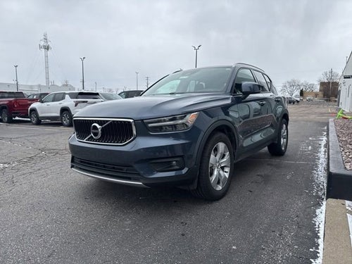 2021 Volvo XC40 T5 Momentum