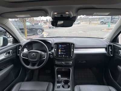 2021 Volvo XC40 T5 Momentum