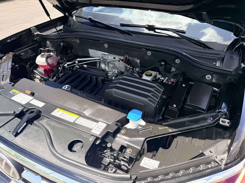 2022 Volkswagen Atlas Cross Sport 3.6L V6 SEL Premium R-Line