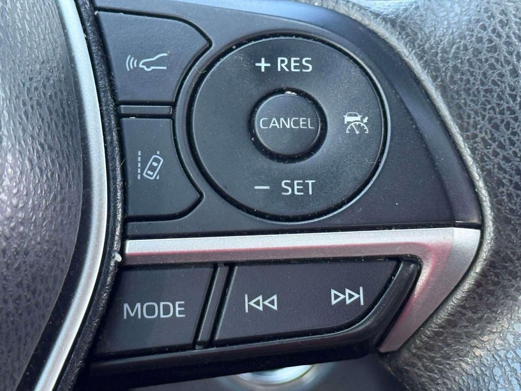 2022 Toyota Camry Hybrid LE