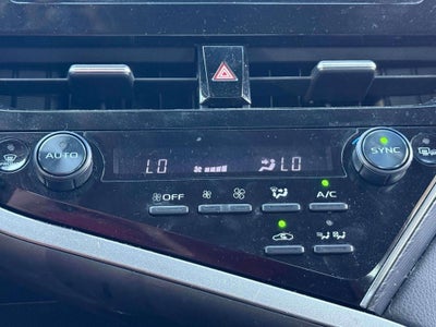 2022 Toyota Camry Hybrid LE
