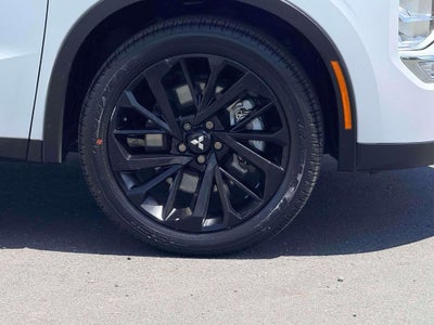 2023 Mitsubishi Outlander SE