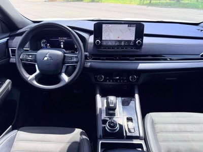 2023 Mitsubishi Outlander SE
