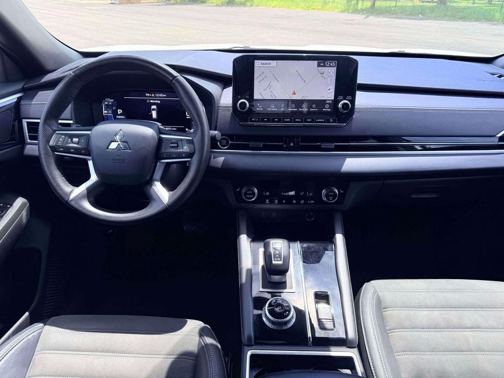 2023 Mitsubishi Outlander SE