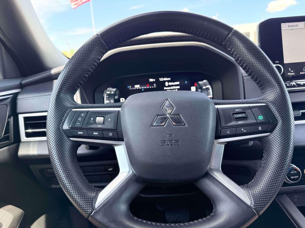 2023 Mitsubishi Outlander SE