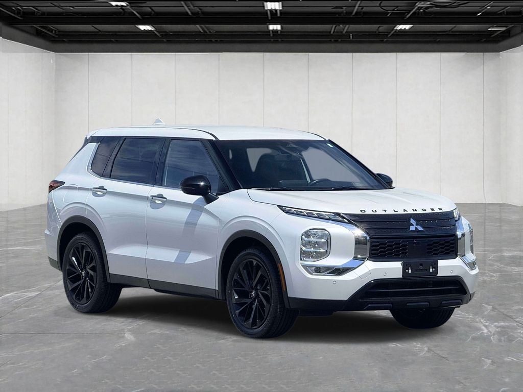 2023 Mitsubishi Outlander SE
