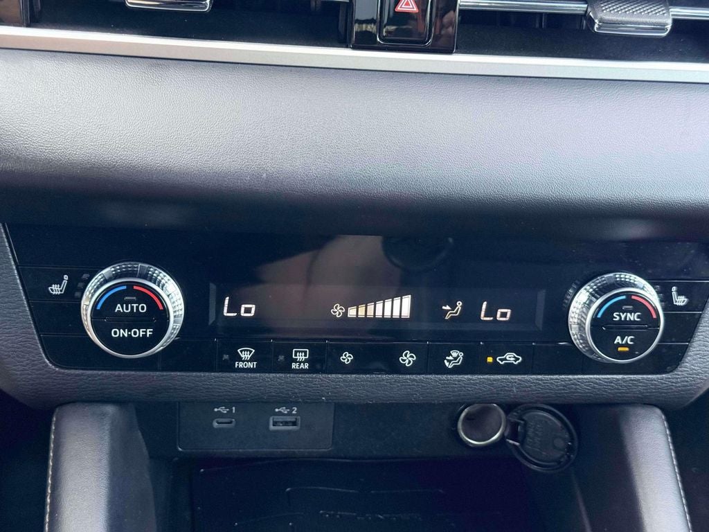 2023 Mitsubishi Outlander SE