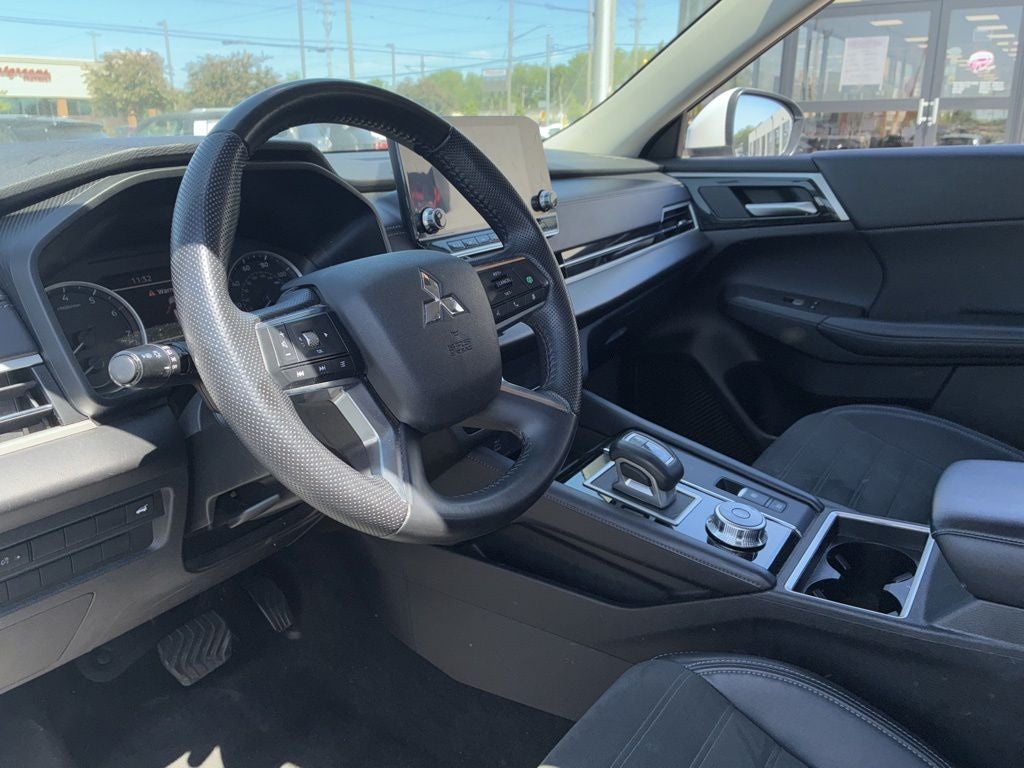 2024 Mitsubishi Outlander SE