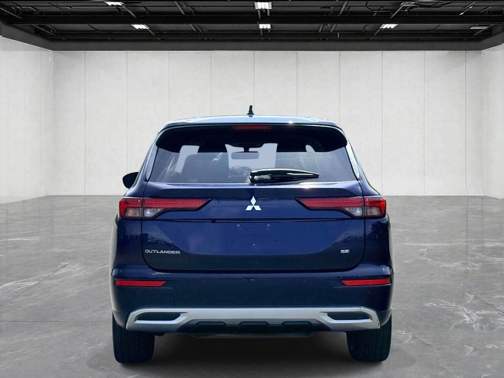 2024 Mitsubishi Outlander SE