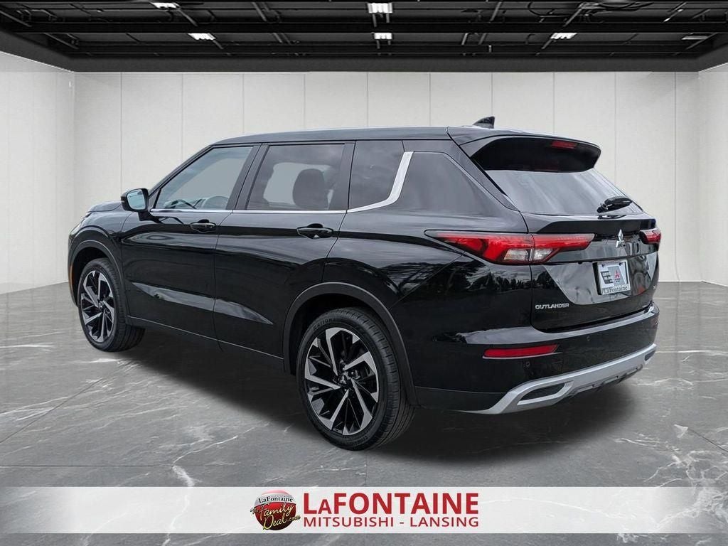 2024 Mitsubishi Outlander SE