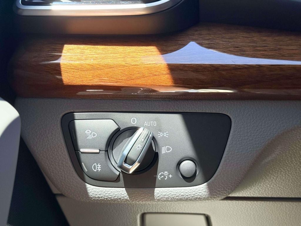2022 Audi Q5 45 S line Premium quattro